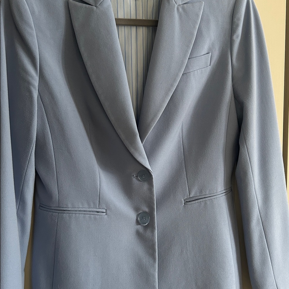 Tahari blazer - Picture 7 of 10